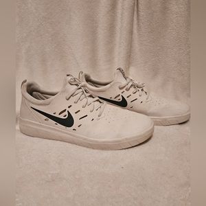White Nyjah Huston Nike SB Men's Shoe Size 12